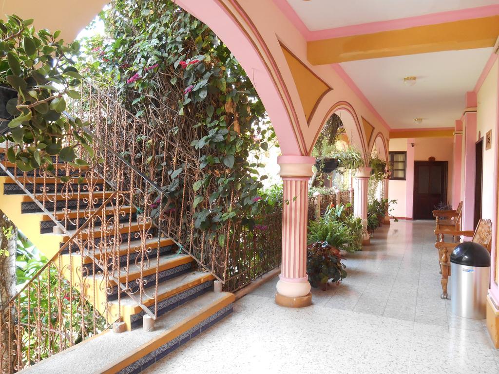 Hotel El Chaparral Panajachel Exteriér fotografie