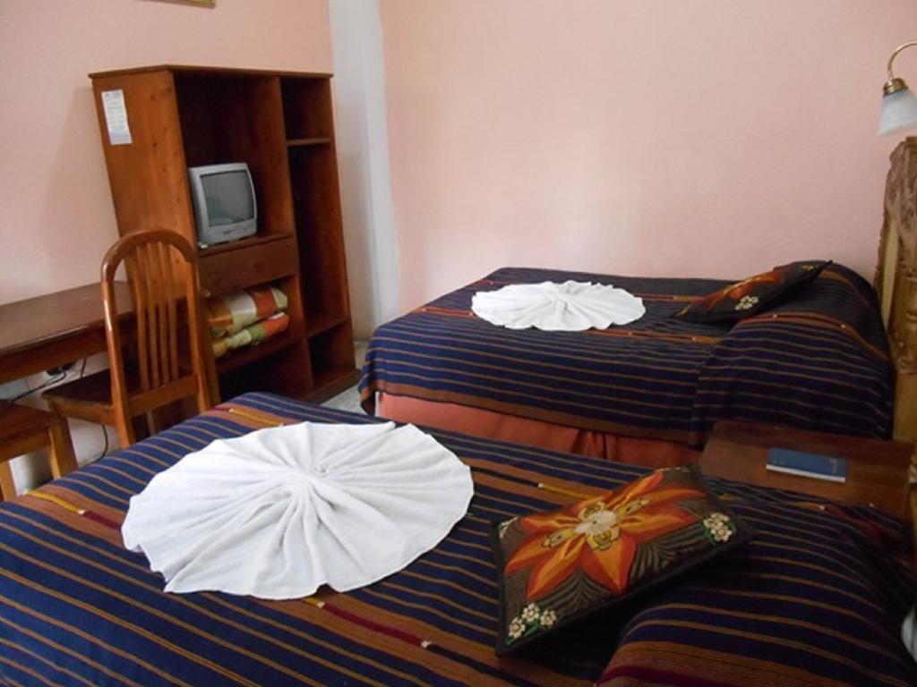 Hotel El Chaparral Panajachel Pokoj fotografie