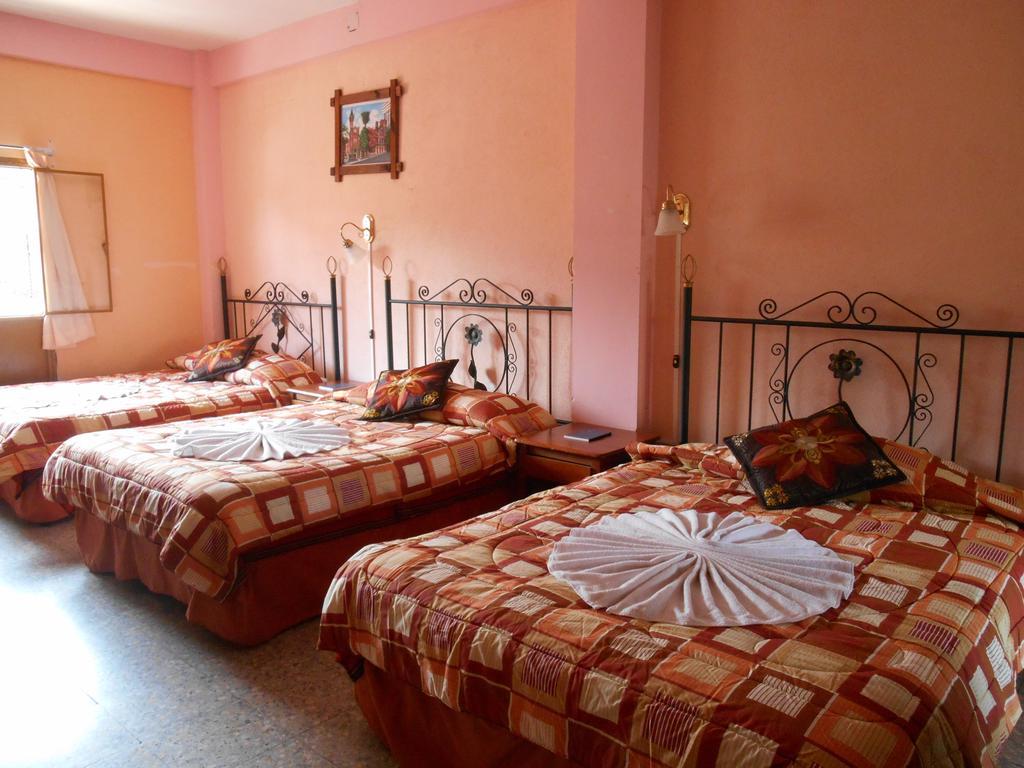 Hotel El Chaparral Panajachel Pokoj fotografie