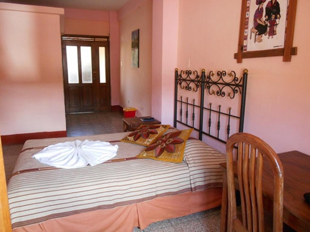 Hotel El Chaparral Panajachel Pokoj fotografie