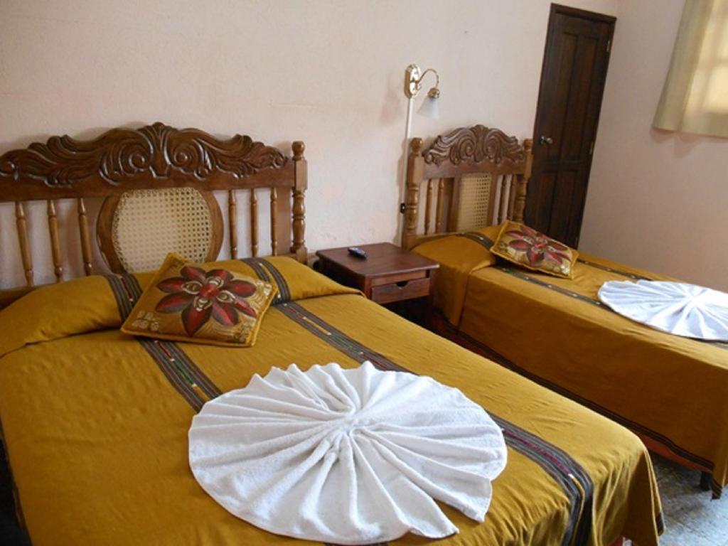 Hotel El Chaparral Panajachel Pokoj fotografie