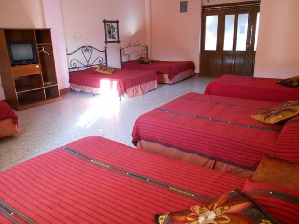 Hotel El Chaparral Panajachel Pokoj fotografie