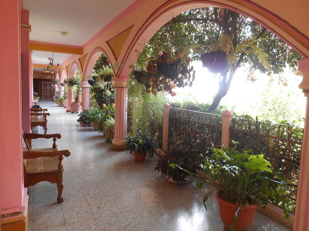 Hotel El Chaparral Panajachel Exteriér fotografie