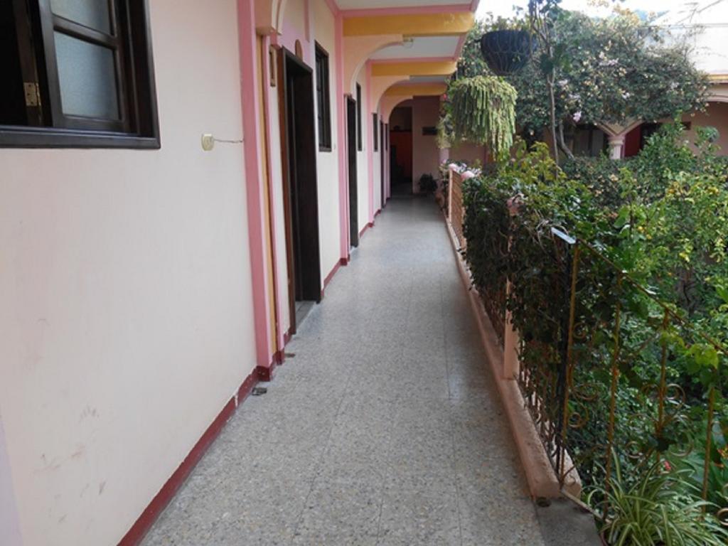 Hotel El Chaparral Panajachel Exteriér fotografie
